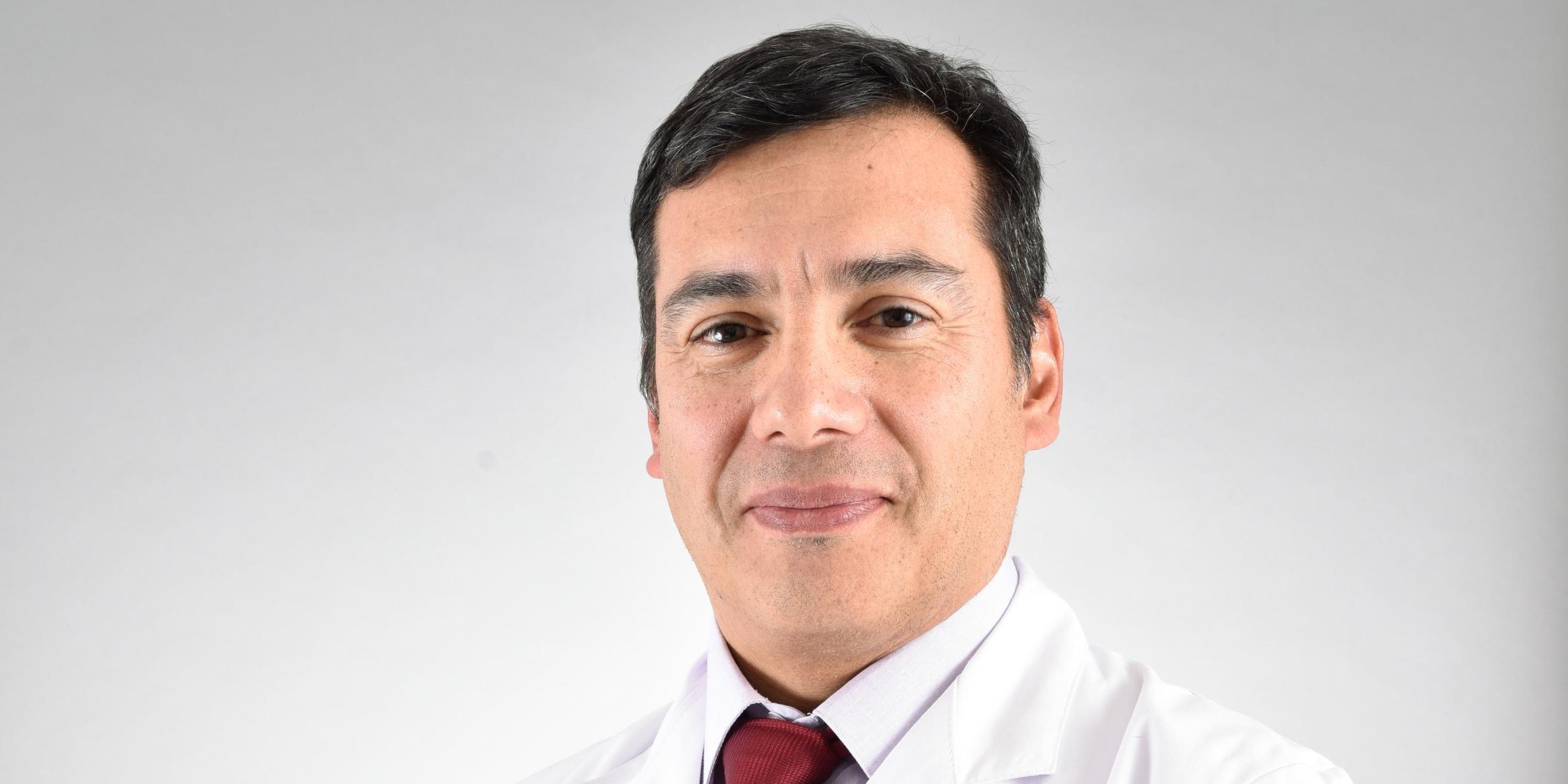 Dr. Eduardo Briones - NEFROLOGÍA ADULTO